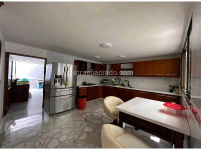 Casa de 5 alcobas en venta en Ciudad Jardin, Cali, 450 m² · foto 4 de 9