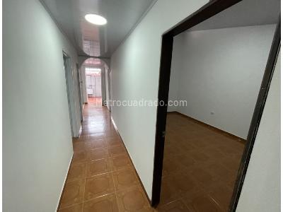Casa de 5 alcobas en venta en Colseguros, Cali, 400 m² · foto 13 de 20