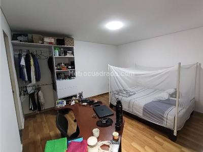 Casa de 5 alcobas en venta en Champagnat, Cali, 360 m² · foto 15 de 18