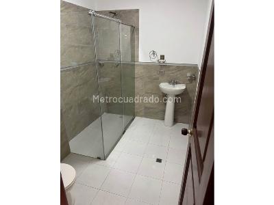 Casa de 5 alcobas en venta en Ciudad 2000, Cali, 222 m² · foto 7 de 9