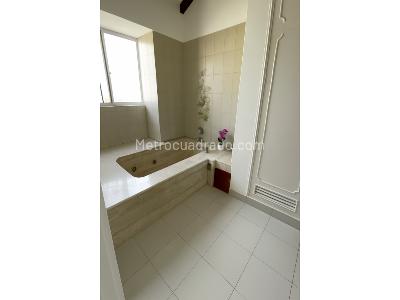 Apartamento en venta en Granada, Cali · foto 8 de 13