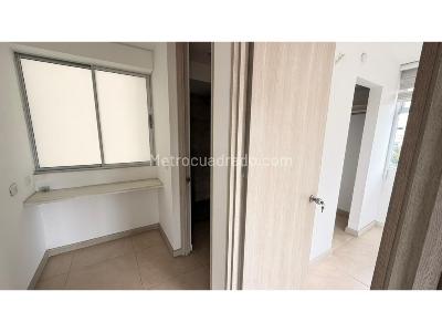 Apartamento de 3 alcobas en venta en Los Cambulos, Cali, 72 m² · foto 8 de 13