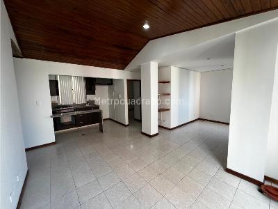 Apartamento de 1 alcoba en venta en Prados Del Norte, Cali, 50 m² · foto 2 de 13