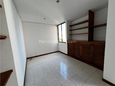 Apartamento de 1 alcoba en venta en Prados Del Norte, Cali, 50 m² · foto 8 de 13