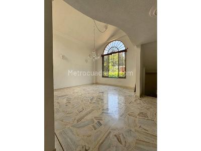 Casa de 5 alcobas en venta en Seminario, Cali, 420 m² · foto 3 de 10