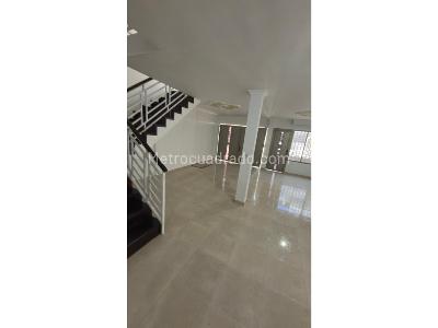 Casa de 4 alcobas en venta en Ciudad 2000, Cali, 270 m² · foto 2 de 17