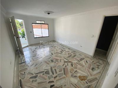 Casa de 4 alcobas en venta en Ciudad Jardin, Cali, 266 m² · foto 2 de 20