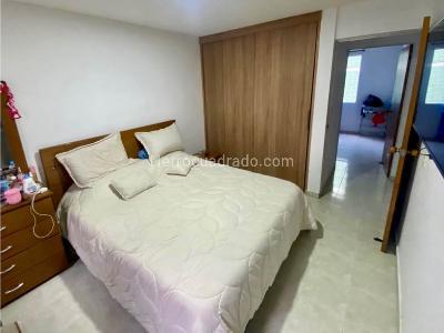 Apartamento de 3 alcobas en venta en El Refugio, Cali, 74 m² · foto 5 de 8