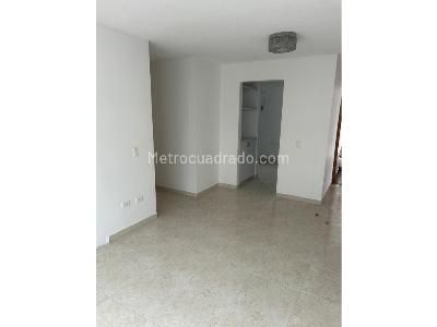 Apartamento de 3 alcobas en venta en El Refugio, Cali, 72 m² · foto 2 de 10