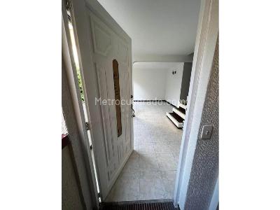Apartamento de 2 alcobas en venta en Colseguros, Cali, 65 m² · foto 3 de 9
