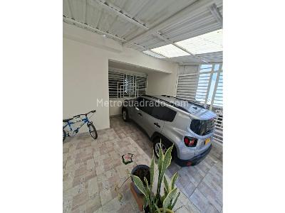 Casa de 5 alcobas en venta en El Bosque, Cali, 220 m² · foto 9 de 9