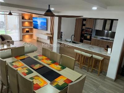 Casa de 5 alcobas en venta en Prados Del Norte, Cali, 225 m² · foto 1 de 13