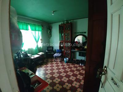 Casa de 5 alcobas en venta en Cristo Rey, Medellín, 510 m² · foto 11 de 18