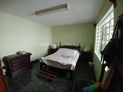 Casa de 5 alcobas en venta en Cristo Rey, Medellín, 510 m² · foto 12 de 18