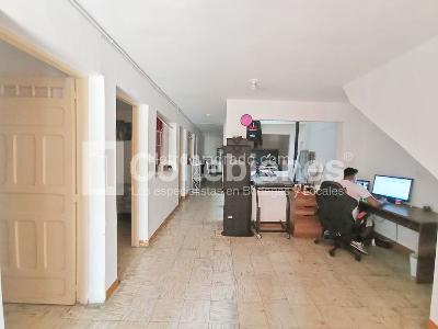 Casa de 5 alcobas en venta en Santa Maria, Itagüí, 339 m² · foto 2 de 20