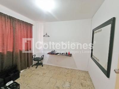 Casa de 5 alcobas en venta en Santa Maria, Itagüí, 339 m² · foto 8 de 20