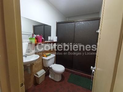 Casa de 5 alcobas en venta en Santa Maria, Itagüí, 339 m² · foto 19 de 20