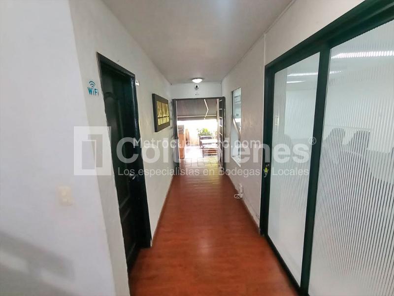Commercial 3-Level House in Las Palmas, El Poblado - 3