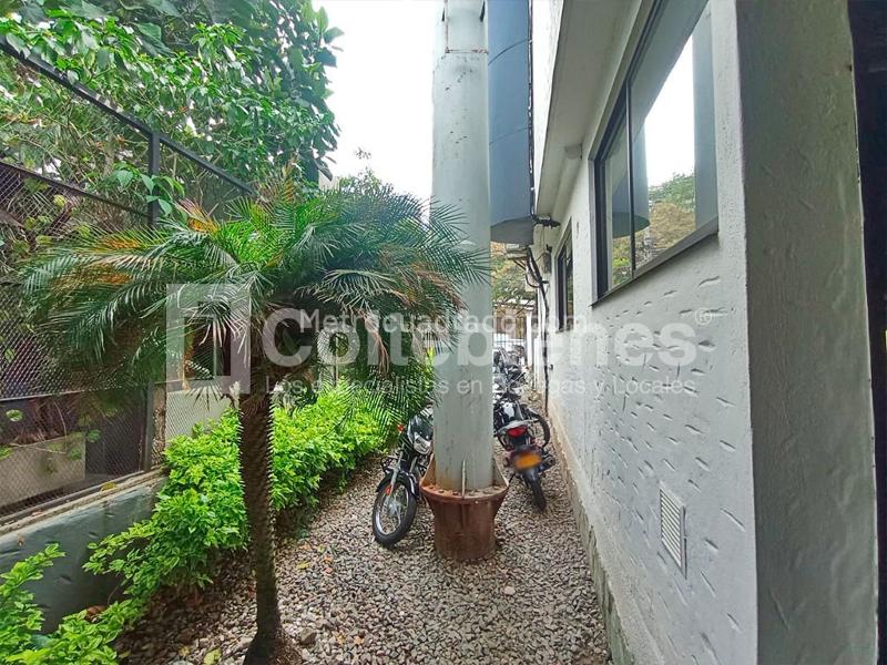 Commercial 3-Level House in Las Palmas, El Poblado - 6