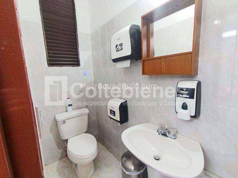Commercial 3-Level House in Las Palmas, El Poblado - 9