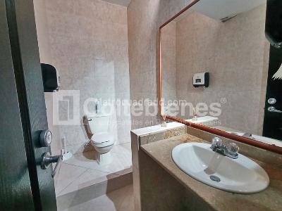 Casa de 5 alcobas en venta en El Poblado, Medellín, 281 m² · foto 13 de 20