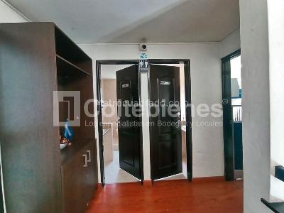 Casa de 5 alcobas en venta en El Poblado, Medellín, 281 m² · foto 15 de 20