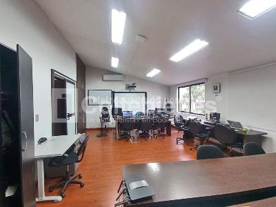 Casa de 5 alcobas en venta en El Poblado, Medellín, 281 m² · foto 19 de 20