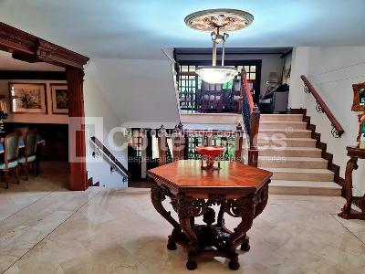 Casa de 5 alcobas en venta en Altos Del Poblado, Medellín, 1000 m² · foto 8 de 24