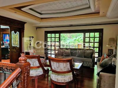 Casa de 5 alcobas en venta en Altos Del Poblado, Medellín, 1000 m² · foto 9 de 24