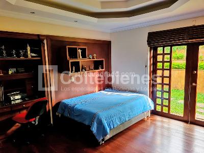 Casa de 5 alcobas en venta en Altos Del Poblado, Medellín, 1000 m² · foto 12 de 24