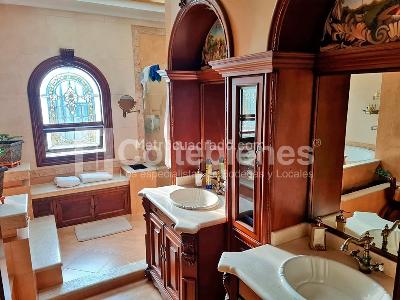 Casa de 5 alcobas en venta en Altos Del Poblado, Medellín, 1000 m² · foto 13 de 24