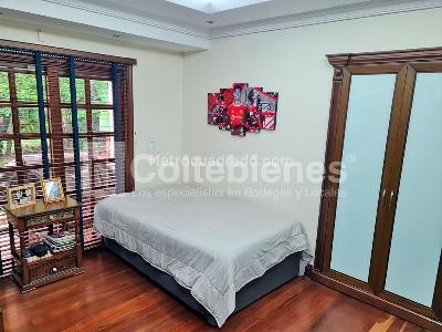Casa de 5 alcobas en venta en Altos Del Poblado, Medellín, 1000 m² · foto 18 de 24
