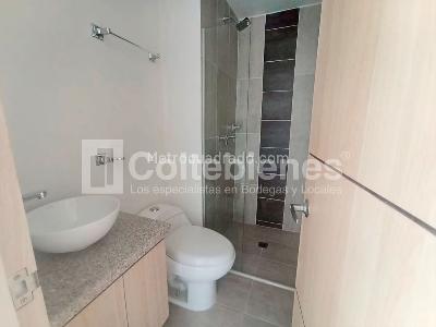Apartamento de 2 alcobas en venta en Prado, Bello, 82 m² · foto 9 de 14