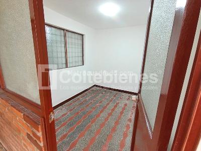 Casa de 5 alcobas en venta en Guayabal, Medellín, 174 m² · foto 13 de 20