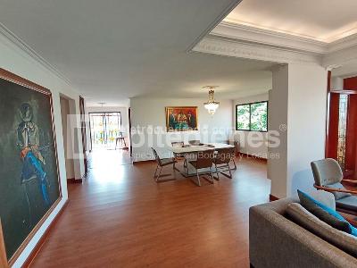 Apartamento de 3 alcobas en venta en Castropol, Medellín, 320 m² · foto 3 de 20