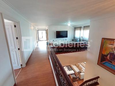Apartamento de 3 alcobas en venta en Castropol, Medellín, 320 m² · foto 12 de 20