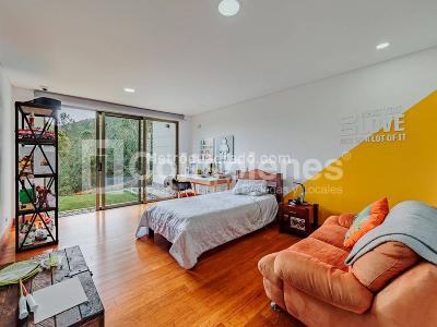 Casa de 5 alcobas en venta en Loma Del Escobero, Envigado · foto 10 de 20