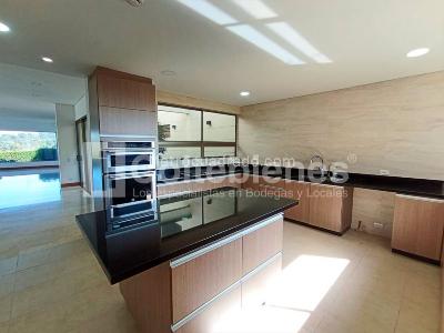 Casa de 5 alcobas en venta en Loma Del Escobero, Envigado · foto 12 de 20
