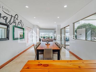 Casa de 5 alcobas en venta en Loma Del Escobero, Envigado · foto 15 de 20