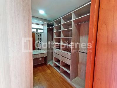 Casa de 5 alcobas en venta en Loma Del Escobero, Envigado · foto 18 de 20
