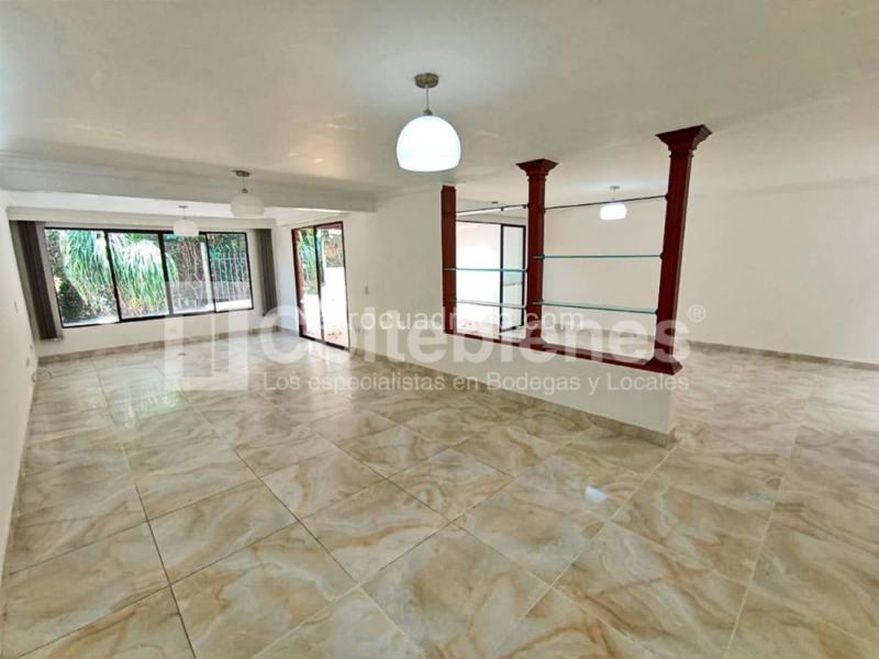 Casa Amplia de 4 Alcobas en Castropol - 9