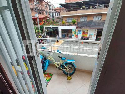 Apartamento de 3 alcobas en venta en Niquia, Bello, 55 m² · foto 9 de 11
