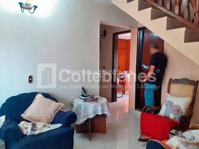 Casa de 3 alcobas en venta en Prado, Medellín, 64 m² · foto 3 de 16