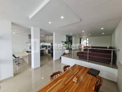 Casa de 3 alcobas en arriendo en El Tesoro, Medellín, 440 m² · foto 5 de 20