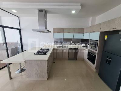 Casa de 3 alcobas en arriendo en El Tesoro, Medellín, 440 m² · foto 6 de 20