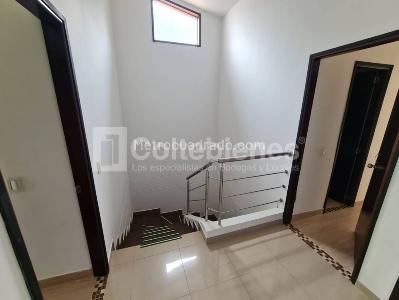 Casa de 3 alcobas en arriendo en El Tesoro, Medellín, 440 m² · foto 10 de 20