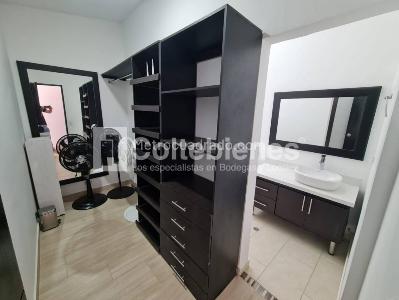 Casa de 3 alcobas en arriendo en El Tesoro, Medellín, 440 m² · foto 12 de 20