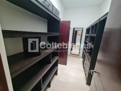 Casa de 3 alcobas en arriendo en El Tesoro, Medellín, 440 m² · foto 18 de 20