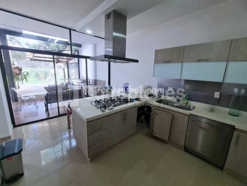 Spacious 3BR House for Rent in El Tesoro - 5
