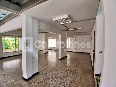 Casa de 5 alcobas en venta en Patio Bonito, Medellín, 402 m² · foto 2 de 20